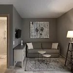 דירה By The Sea Luxury לימנאס