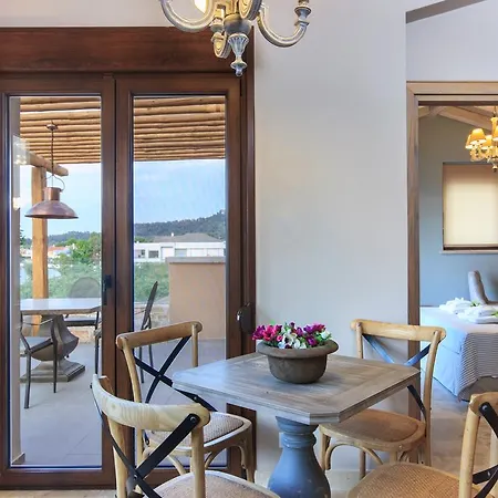 By The Sea Luxury Apartman *