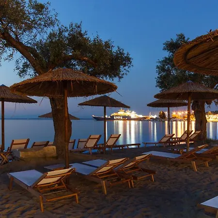 By The Sea Luxury Apartment