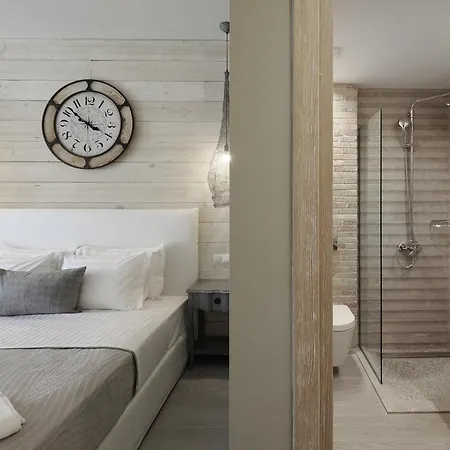 By The Sea Luxury Apartment *