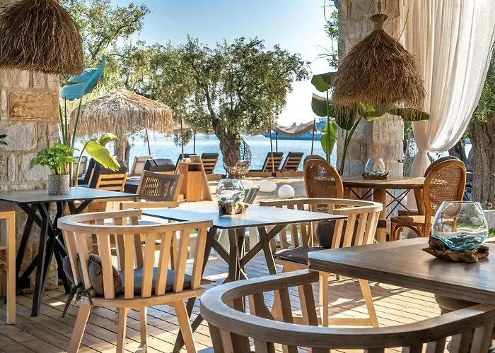 By The Sea Luxury * لايميناس