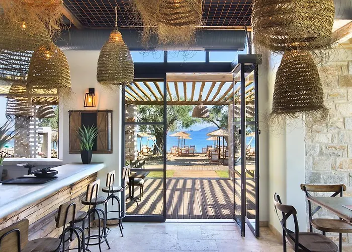 By The Sea Luxury لايميناس