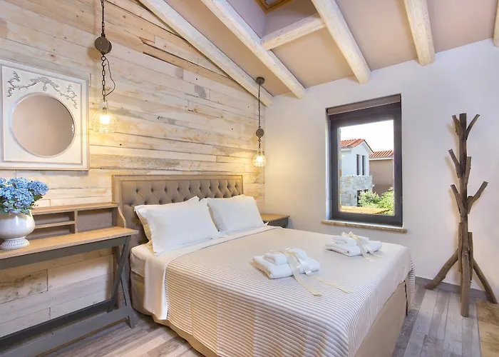 By The Sea Luxury * لايميناس