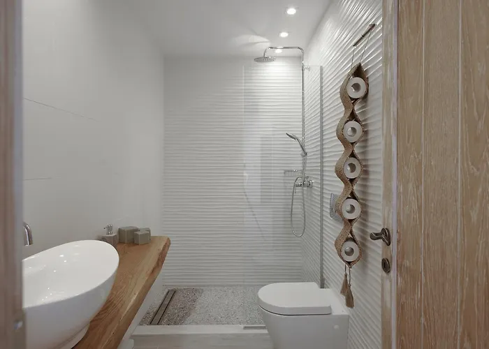 By The Sea Luxury لايميناس