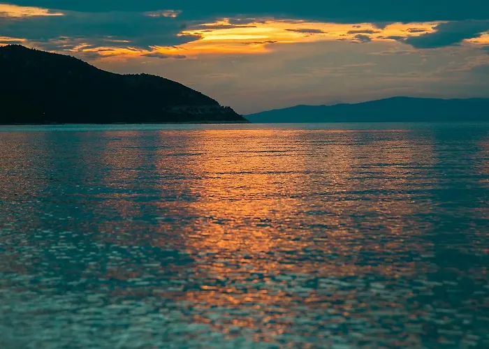 By The Sea Luxury * لايميناس